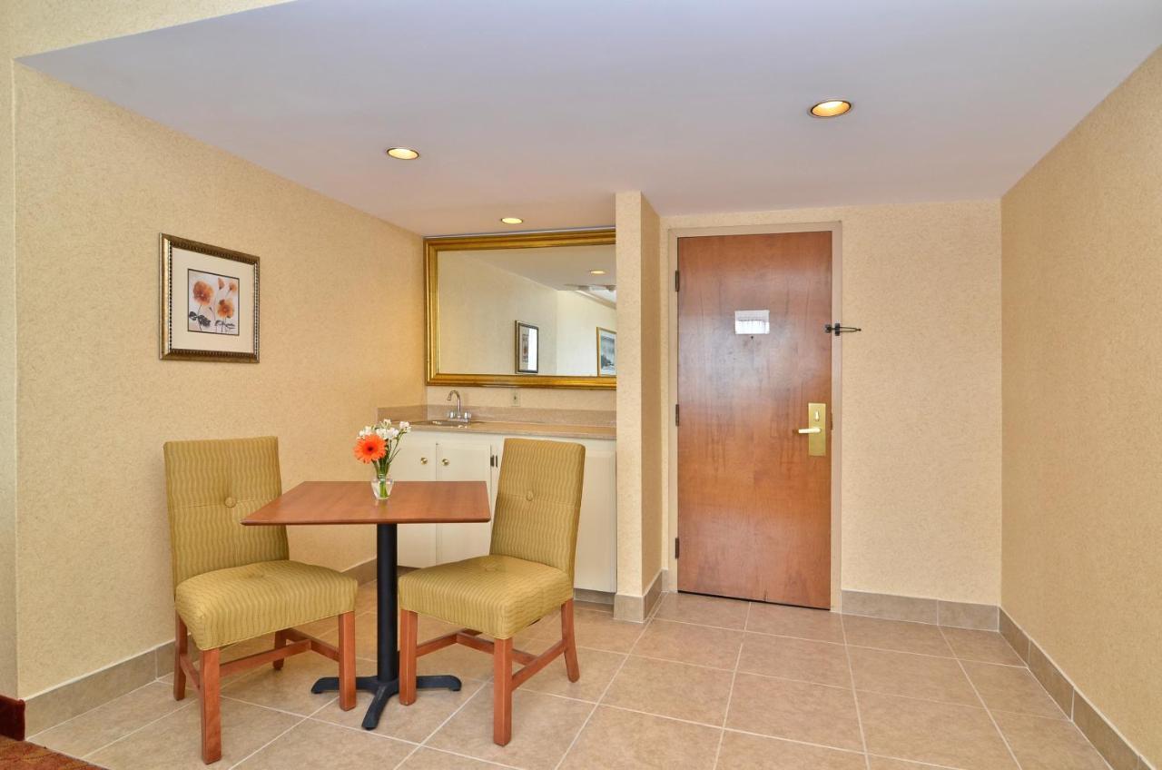 Clarion Hotel Airport Portland Exterior foto